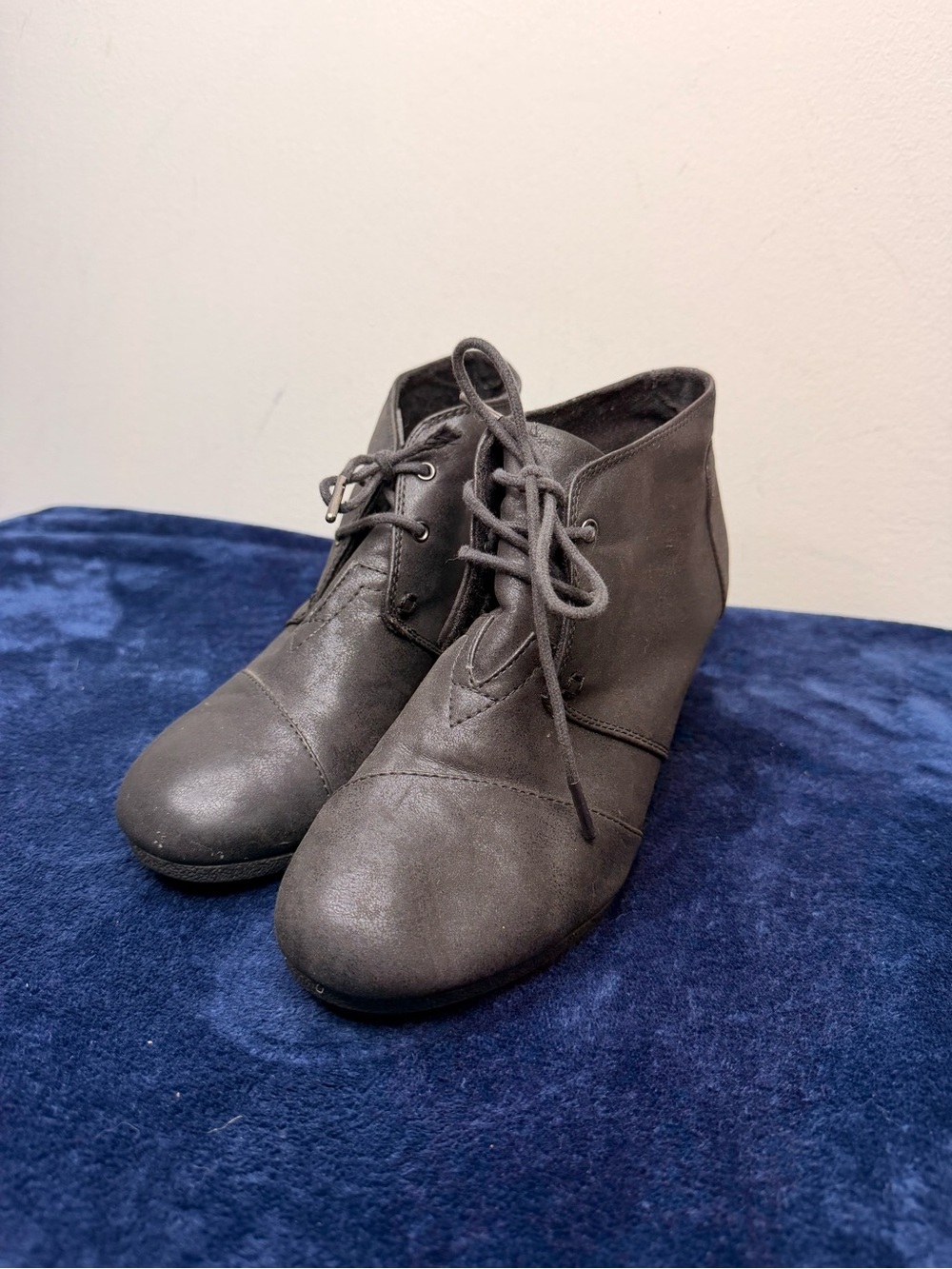 Toms Charcoal Gray Lace-Up Ankle Booties
